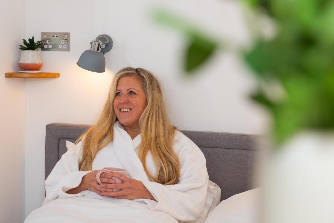 Bonnie Barns - Adults Only Luxury Lodges With Hot Tubs Лус Екстериор снимка